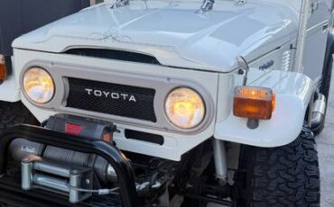 Toyota-fj40-1977-white-14