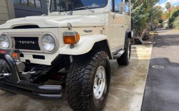 Toyota-fj40-1977-white-6