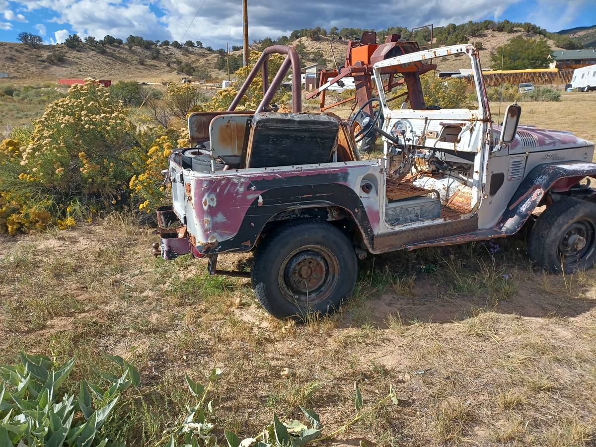 Toyota-fj40-land-cruiser-1970-grey-10