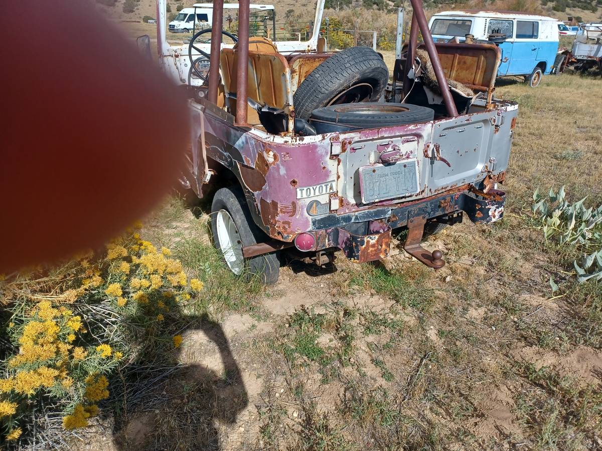 Toyota-fj40-land-cruiser-1970-grey-12