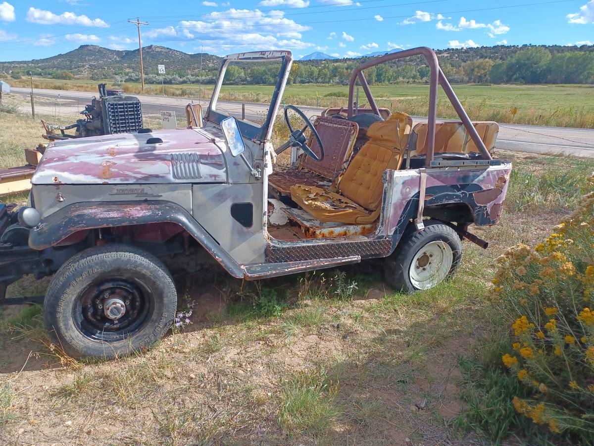Toyota-fj40-land-cruiser-1970-grey-14