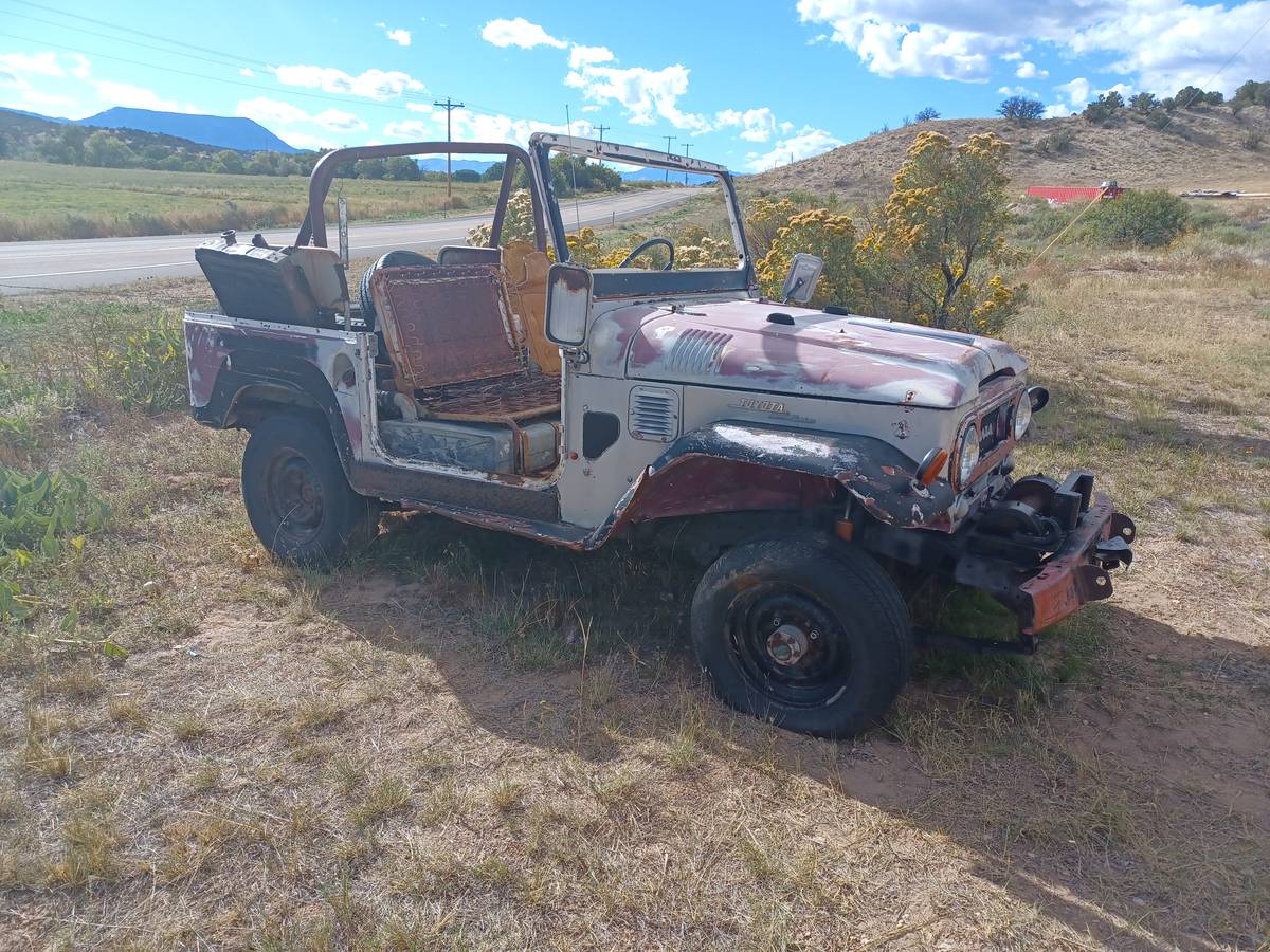 Toyota-fj40-land-cruiser-1970-grey