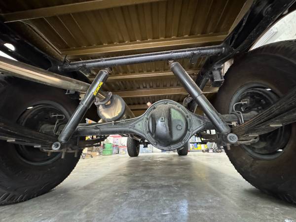 Toyota-fj45-1976-brown-17