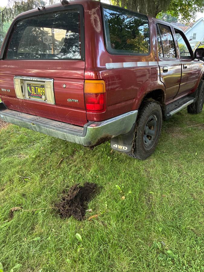 Toyota-fourrunner-1991-red-1