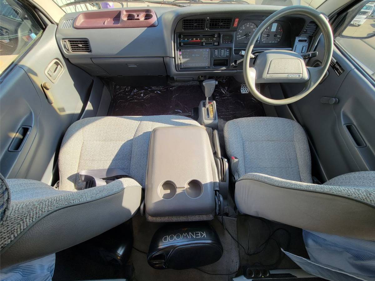 Toyota-hiace-van-diesel-1990-blue-1