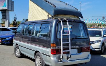 Toyota-hiace-van-diesel-1990-blue-11