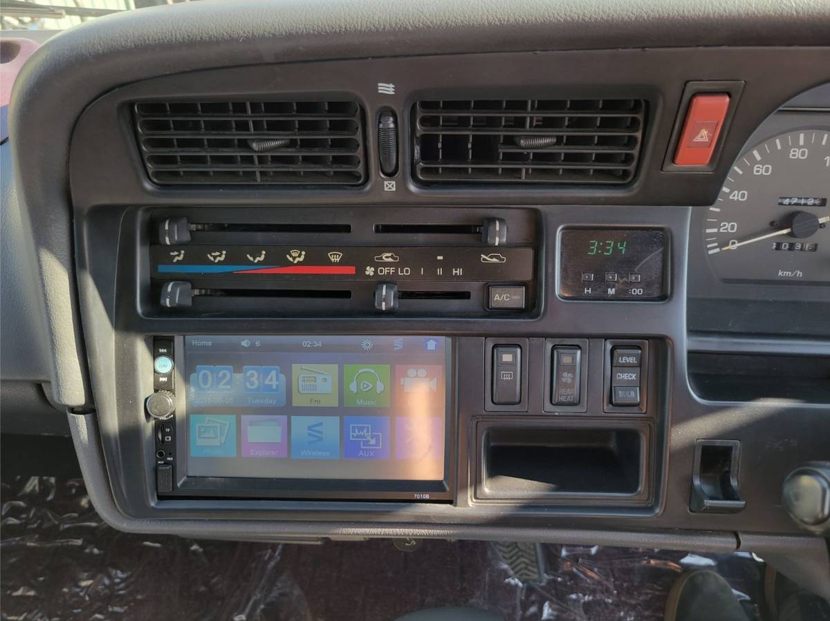Toyota-hiace-van-diesel-1990-blue-15