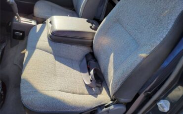 Toyota-hiace-van-diesel-1990-blue-19