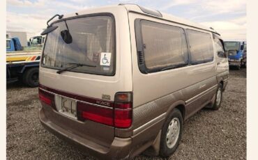 Toyota-hiace-van-diesel-1996-12