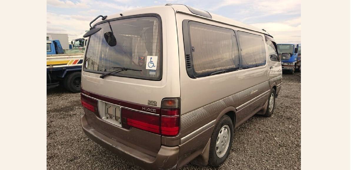 Toyota-hiace-van-diesel-1996-12
