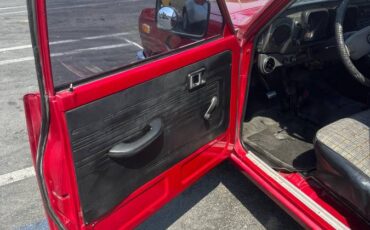 Toyota-hilux-truck-1972-red-12