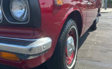 Toyota-hilux-truck-1972-red