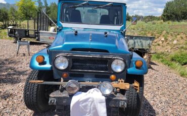 Toyota-land-cruiser-1969-blue-2