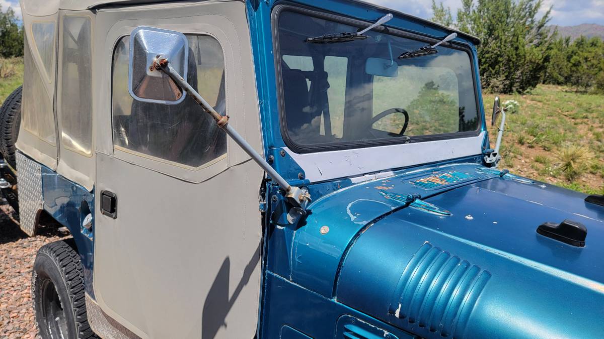 Toyota-land-cruiser-1969-blue-4