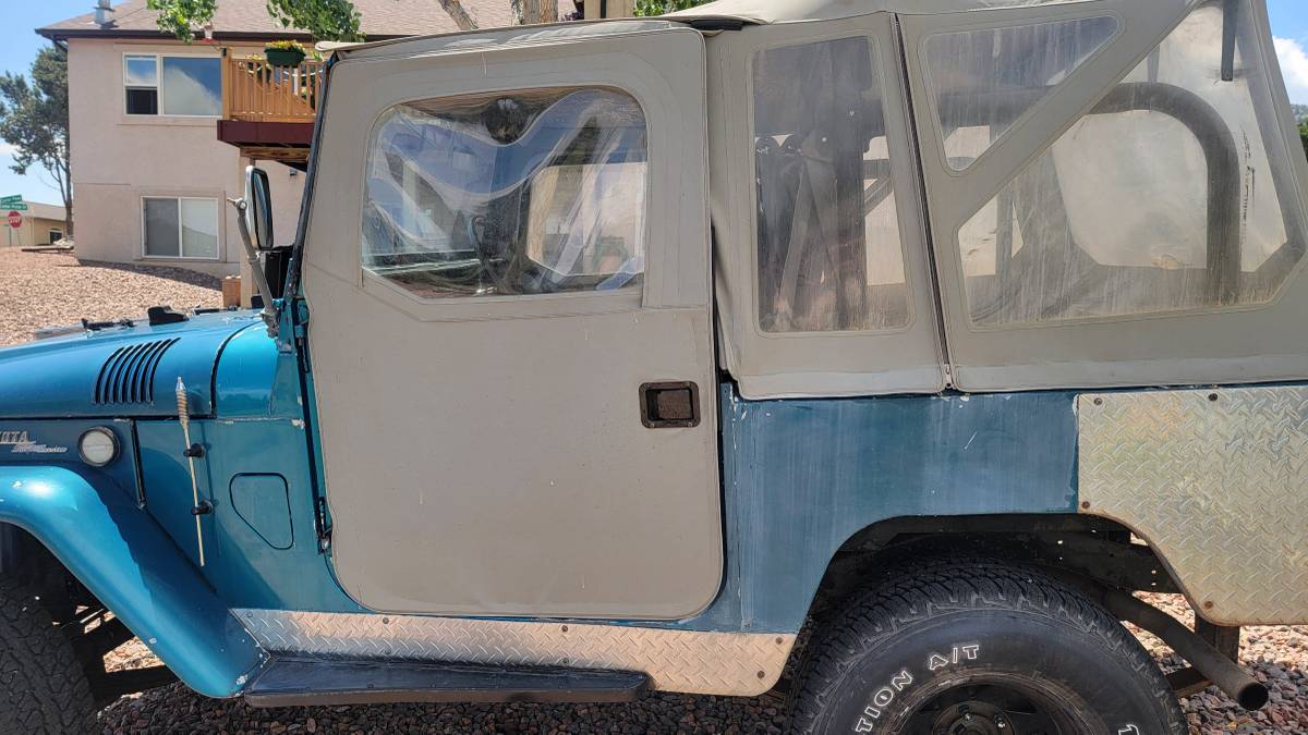Toyota-land-cruiser-1969-blue-7