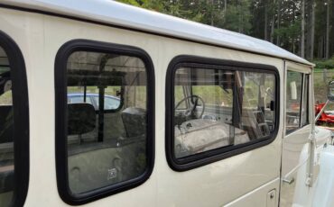 Toyota-land-cruiser-1973-white-1