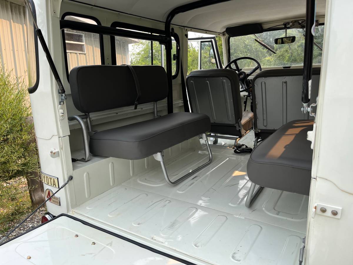Toyota-land-cruiser-1973-white-14