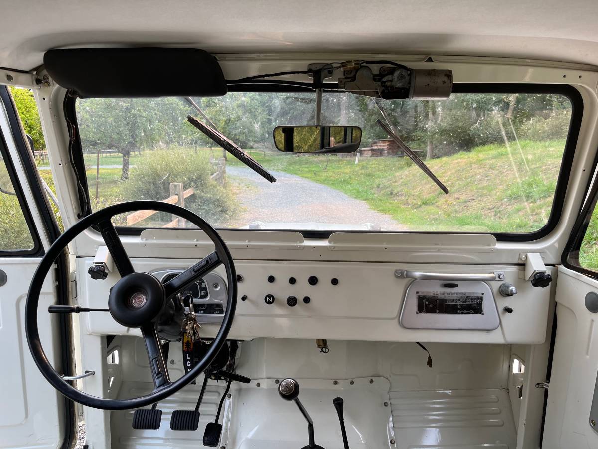 Toyota-land-cruiser-1973-white-16
