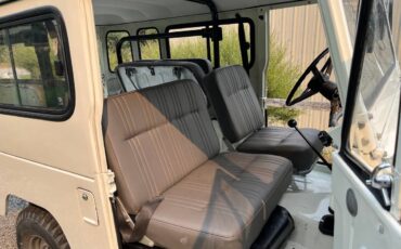 Toyota-land-cruiser-1973-white-17
