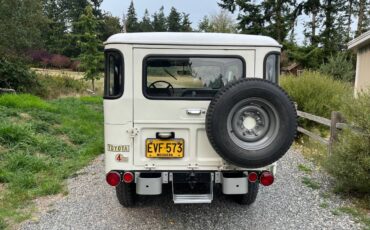 Toyota-land-cruiser-1973-white-2