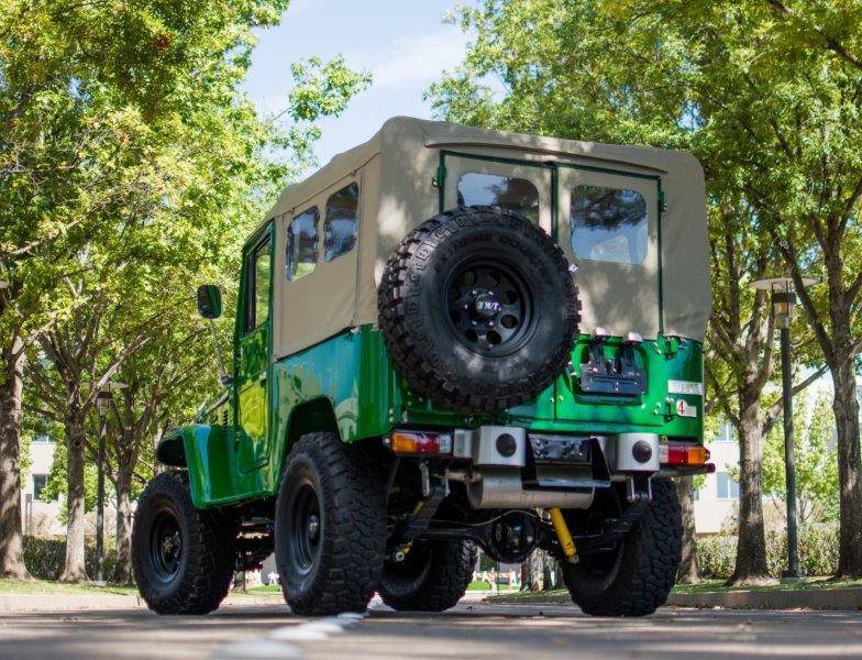 Toyota-land-cruiser-1976-green-1
