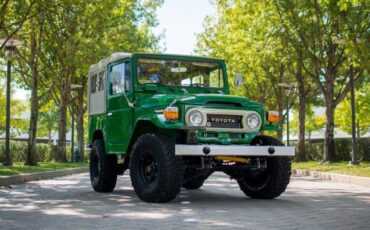 Toyota-land-cruiser-1976-green