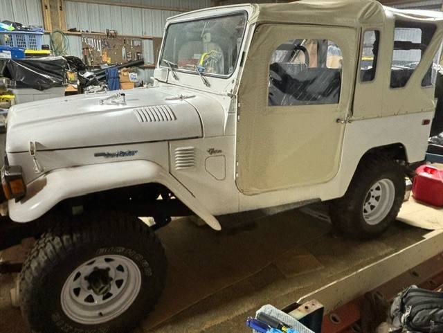 Toyota-land-cruiser-1977-11