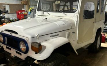 Toyota-land-cruiser-1977-12