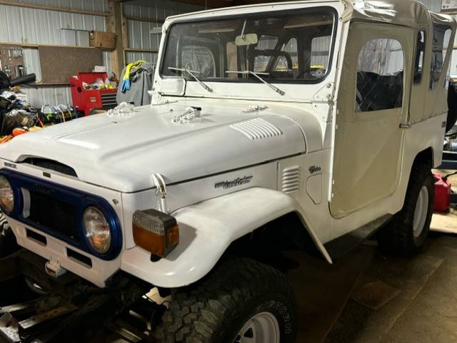 Toyota-land-cruiser-1977-12