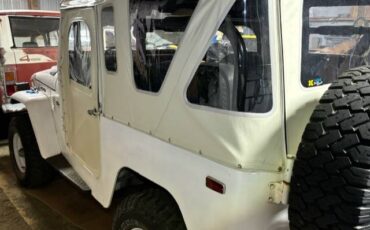 Toyota-land-cruiser-1977-14