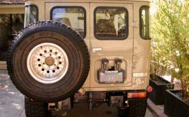 Toyota-land-cruiser-1978-custom-1