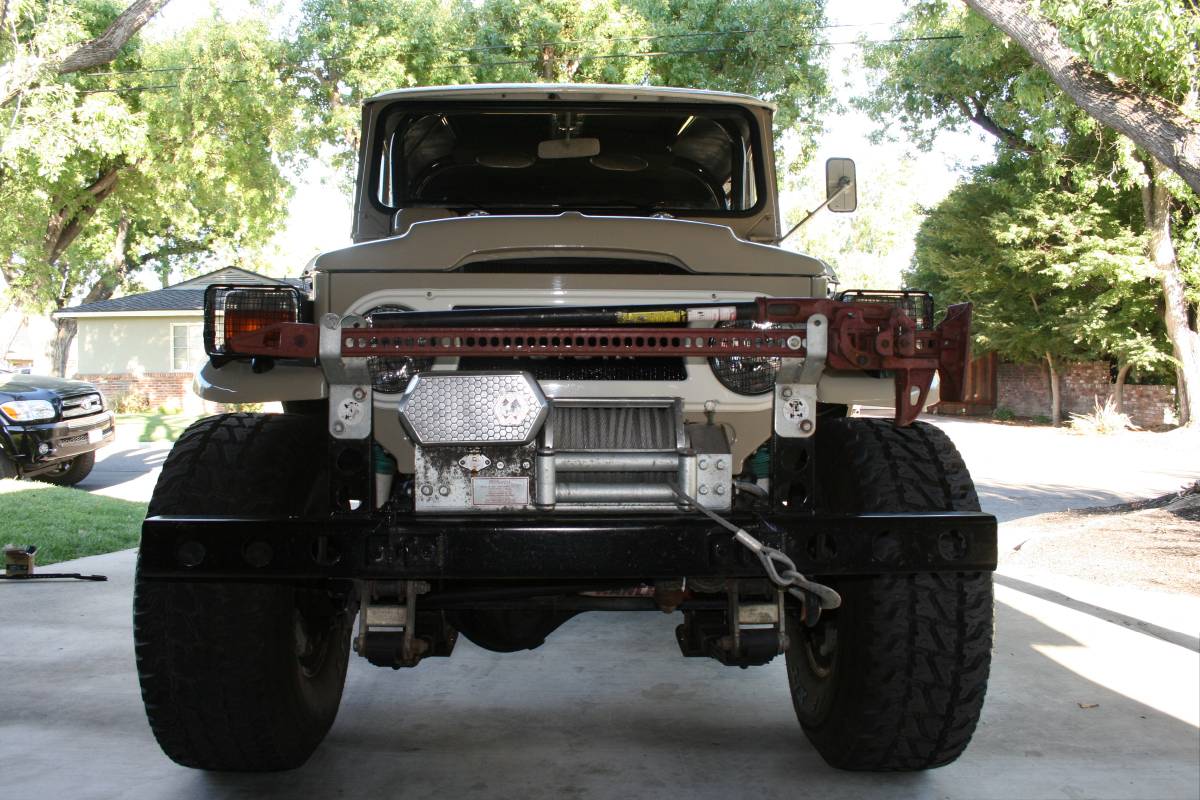 Toyota-land-cruiser-1978-custom-12