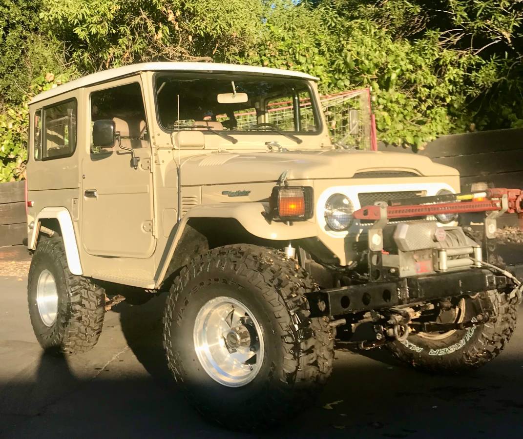 Toyota-land-cruiser-1978-custom-15