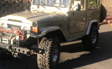 Toyota-land-cruiser-1978-custom-16