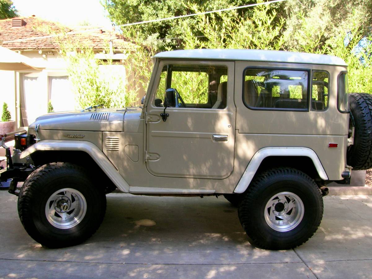 Toyota-land-cruiser-1978-custom-24