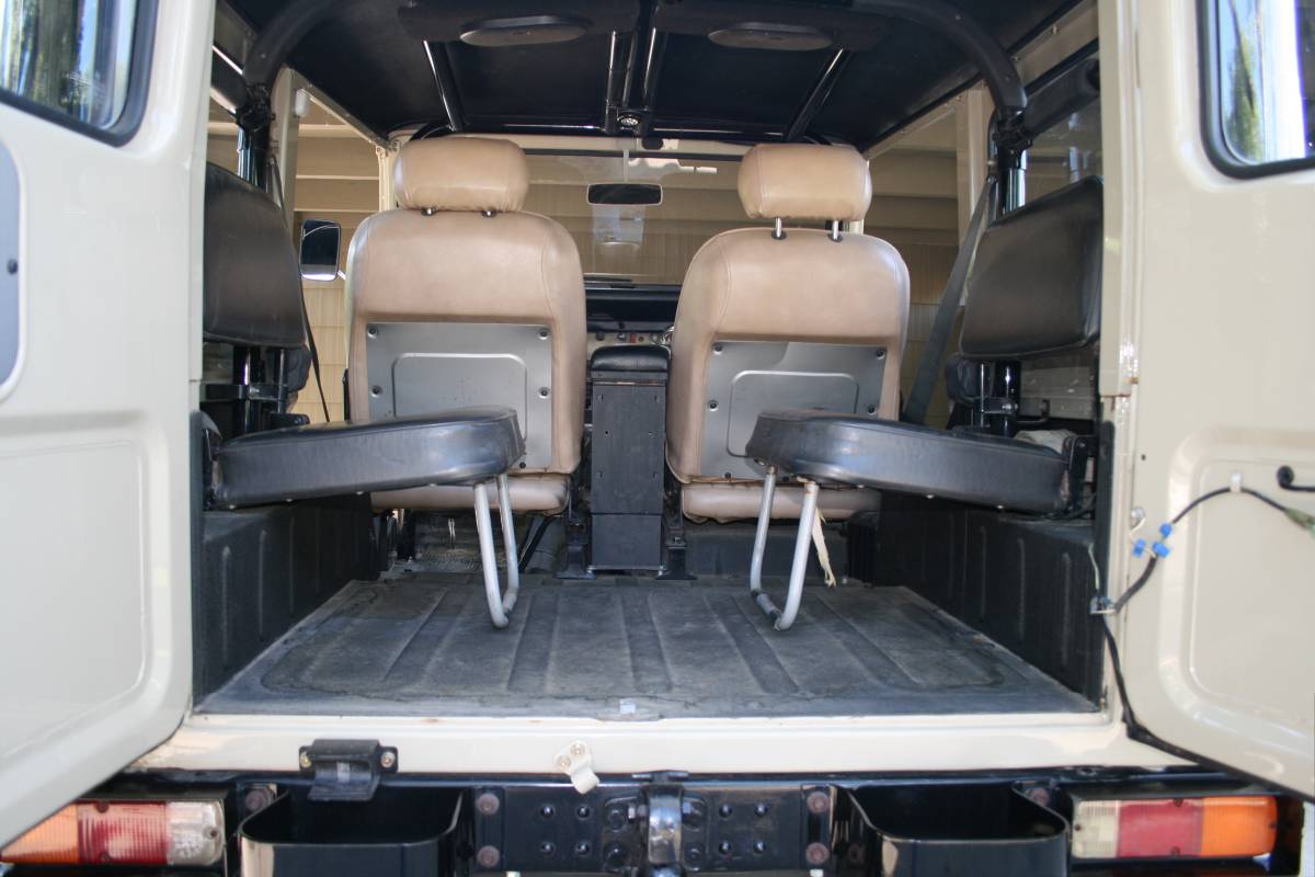 Toyota-land-cruiser-1978-custom-25