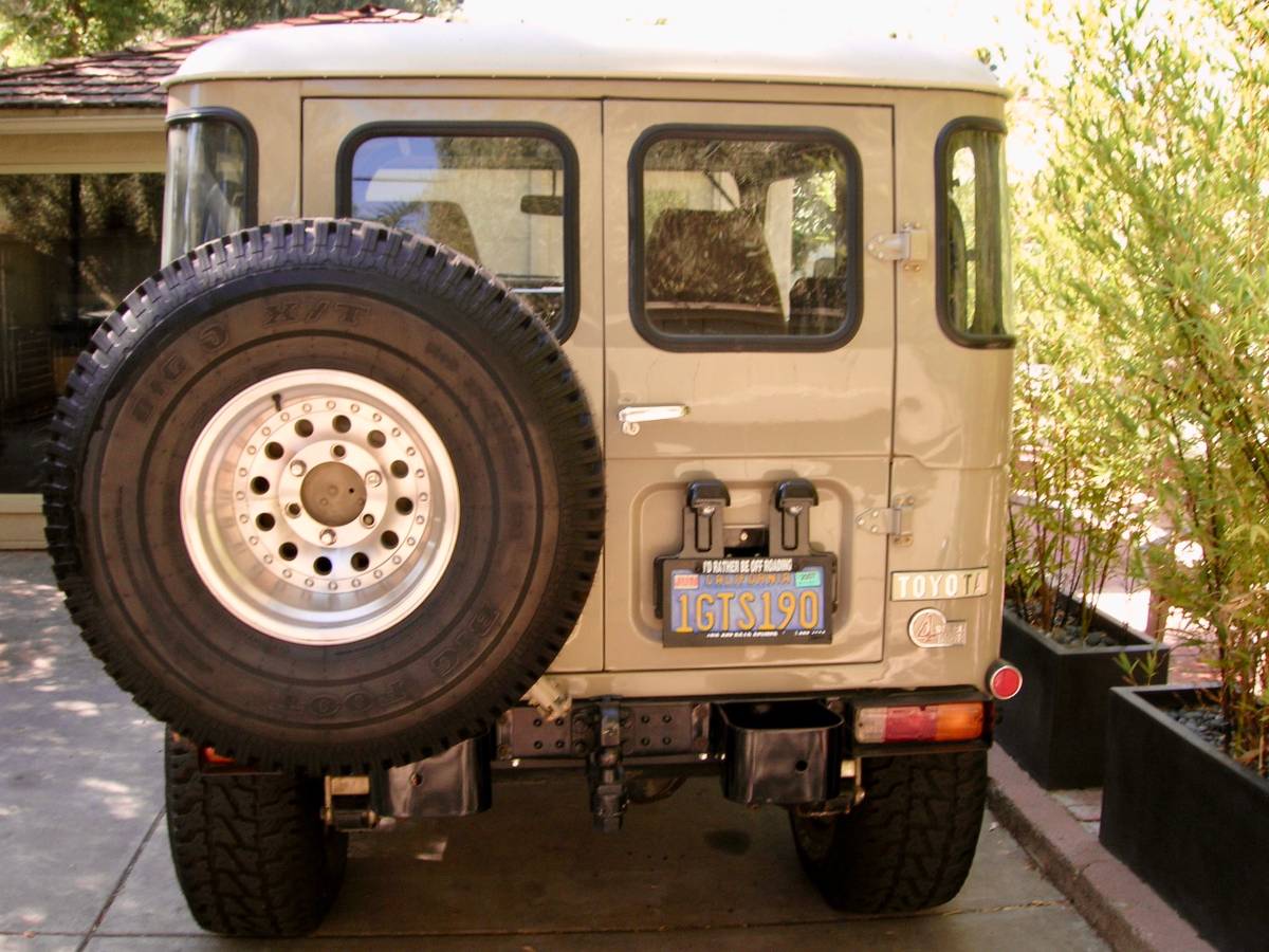 Toyota-land-cruiser-1978-custom-27