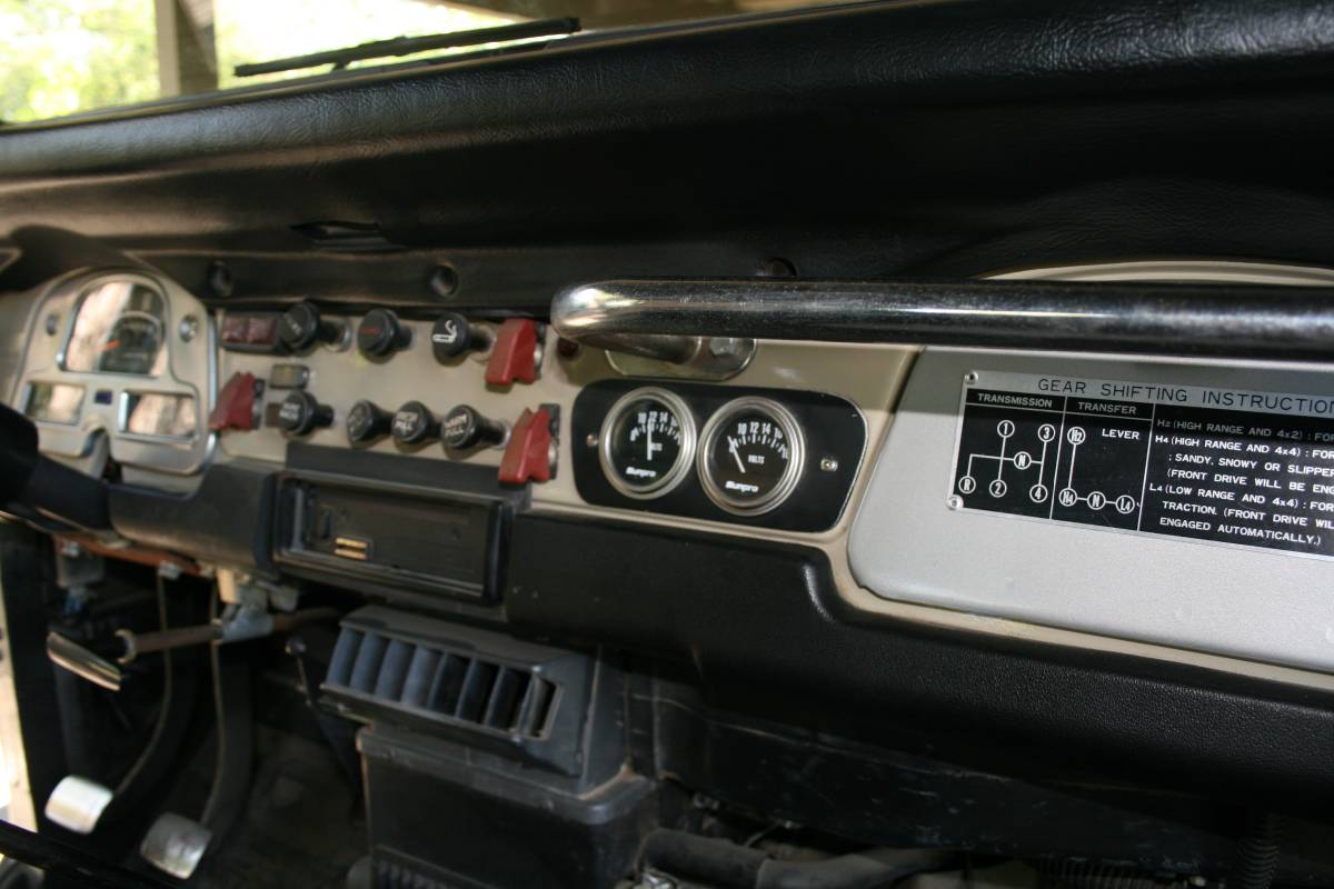 Toyota-land-cruiser-1978-custom-31