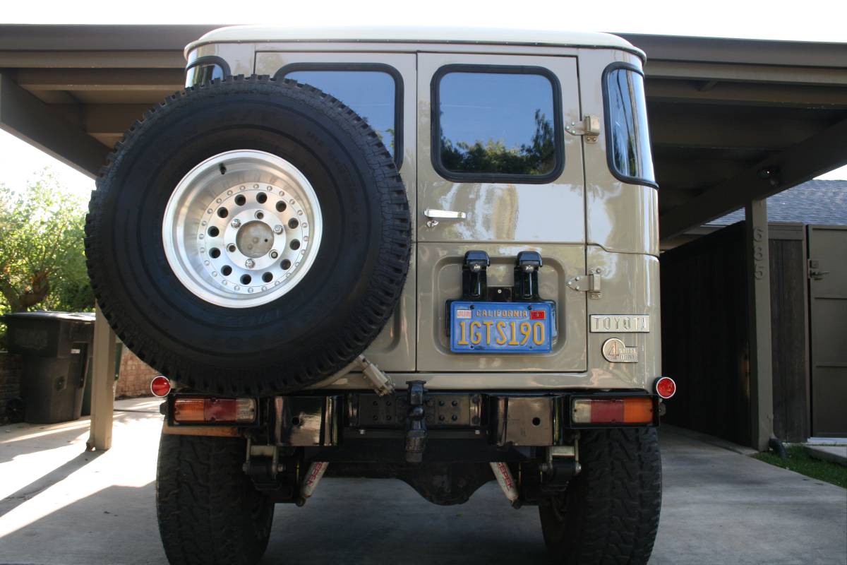 Toyota-land-cruiser-1978-custom-32