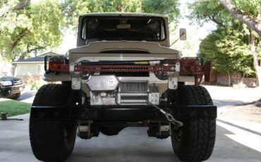 Toyota-land-cruiser-1978-custom-37