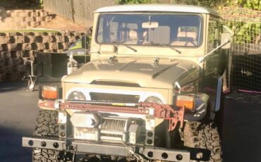 Toyota-land-cruiser-1978-custom-38