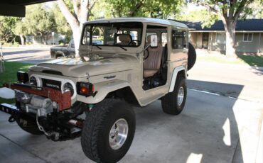 Toyota-land-cruiser-1978-custom-39