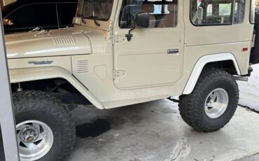 Toyota-land-cruiser-1978-custom-43