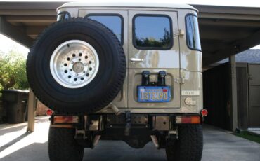 Toyota-land-cruiser-1978-custom-8