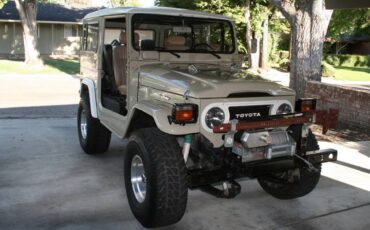 Toyota-land-cruiser-1978-custom-9