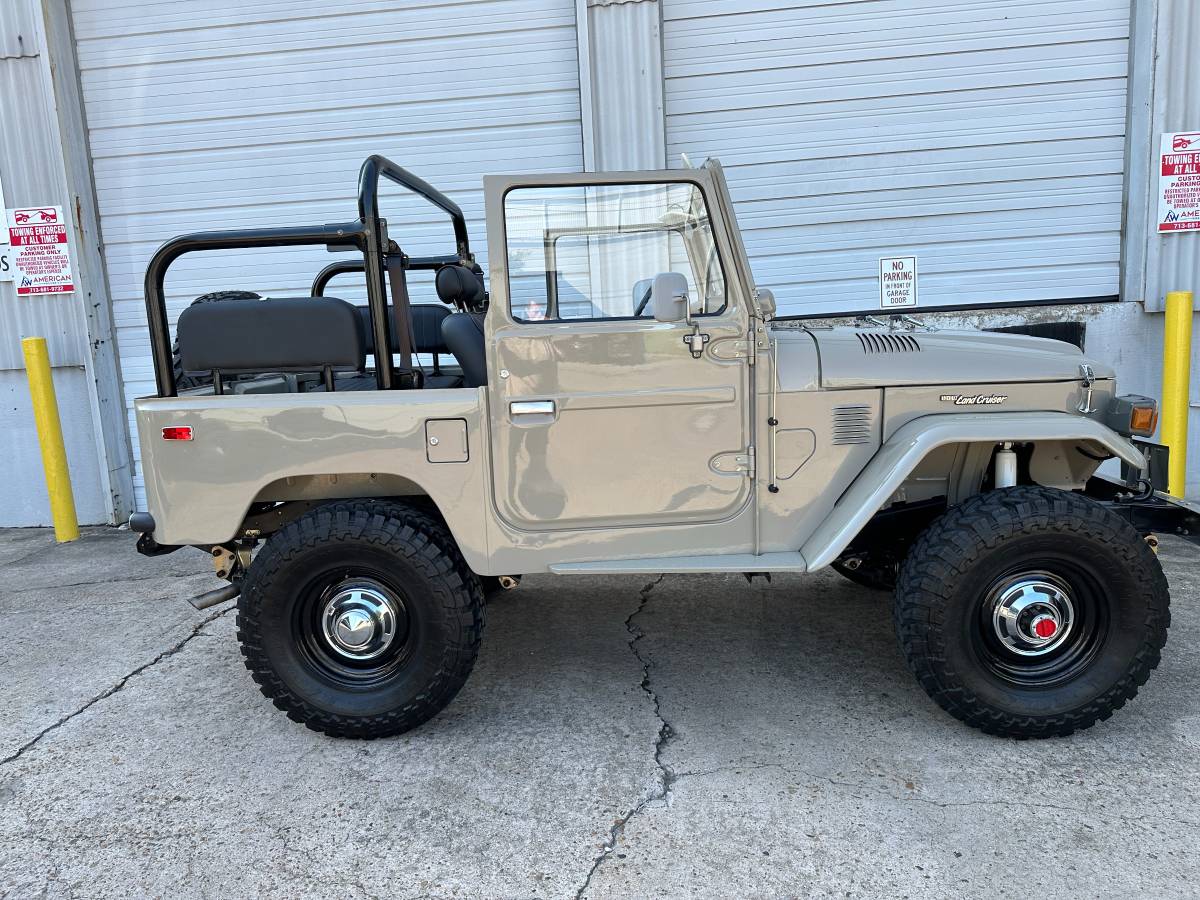 Toyota-land-cruiser-1980-1