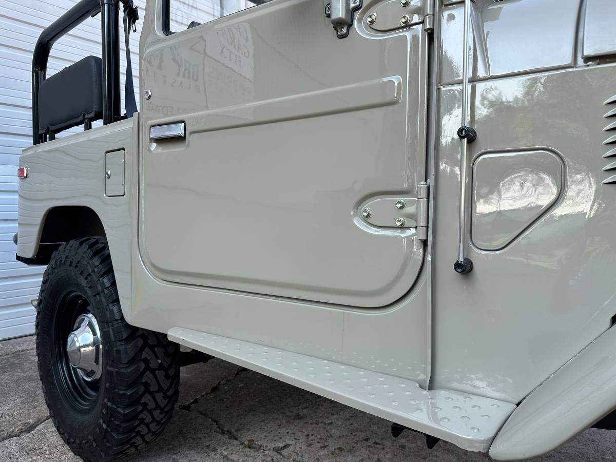 Toyota-land-cruiser-1980-11