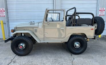 Toyota-land-cruiser-1980-18
