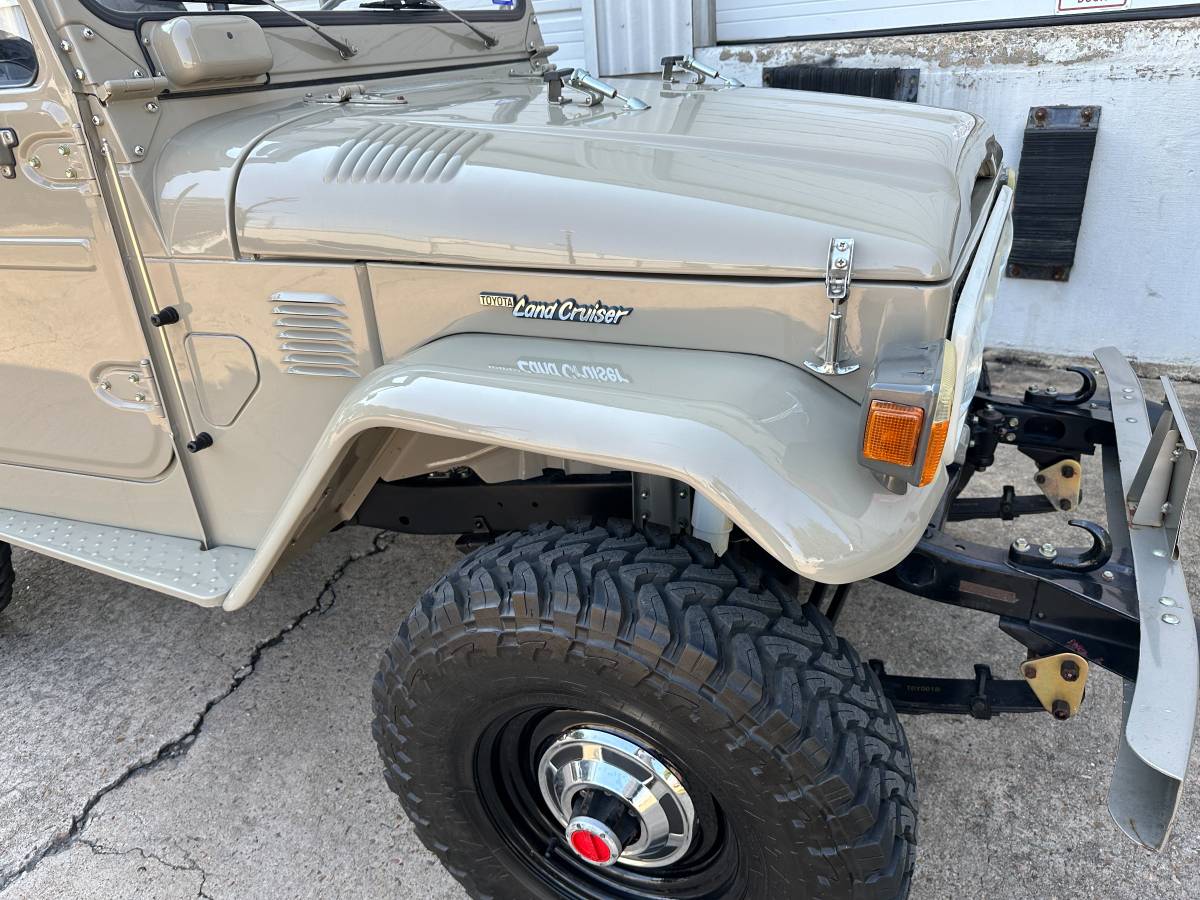 Toyota-land-cruiser-1980-2