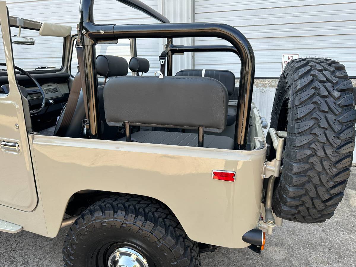 Toyota-land-cruiser-1980-21